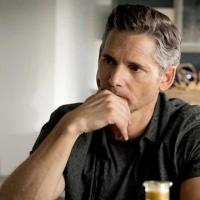  Eric Bana dans le rôle de Dirty John